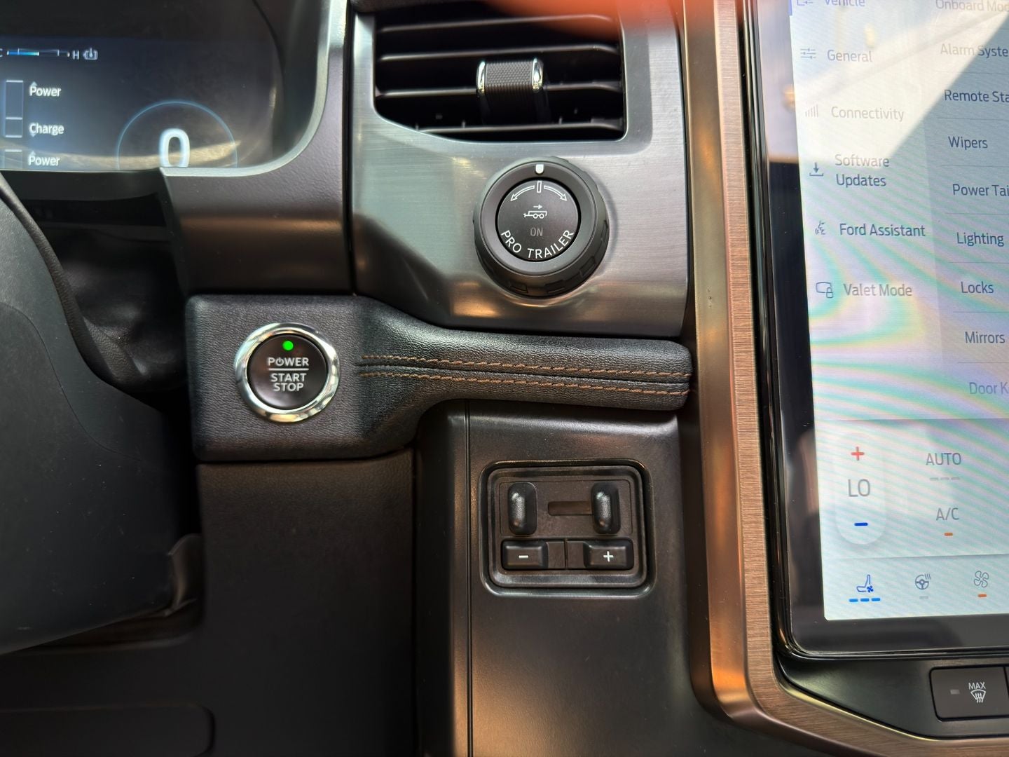 2022 Ford F-150 Lightning LARIAT