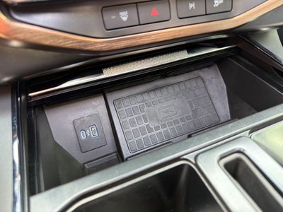 2022 Ford F-150 Lightning LARIAT