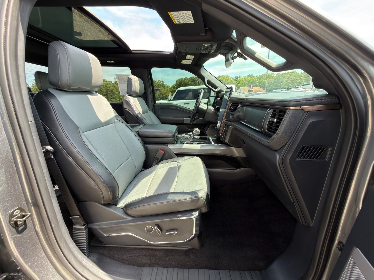2022 Ford F-150 Lightning LARIAT