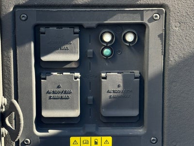 2022 Ford F-150 Lightning Platinum