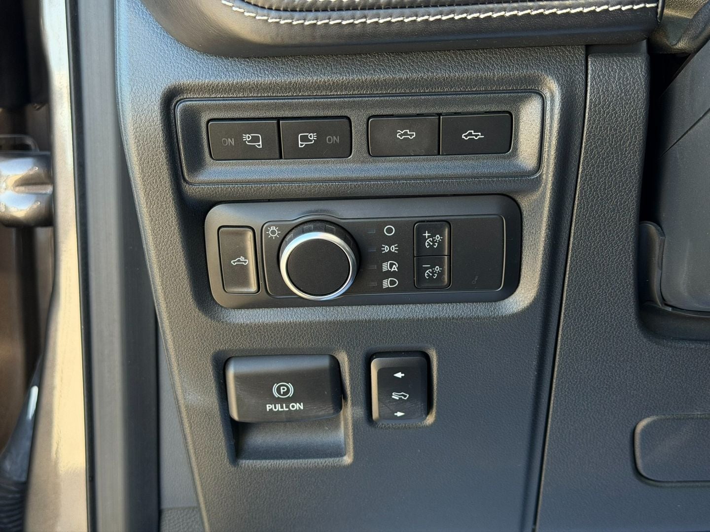 2022 Ford F-150 Lightning Platinum