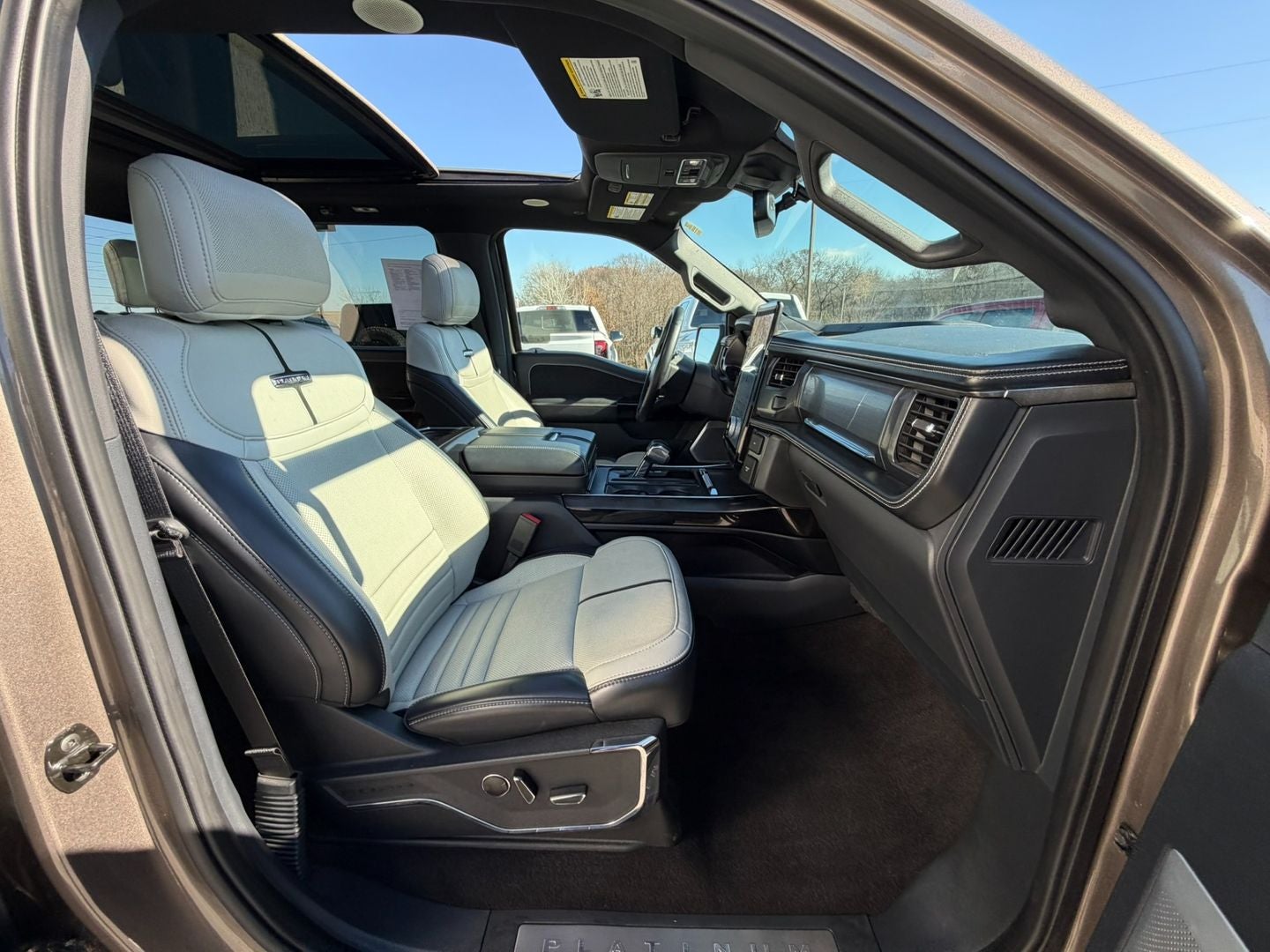 2022 Ford F-150 Lightning Platinum