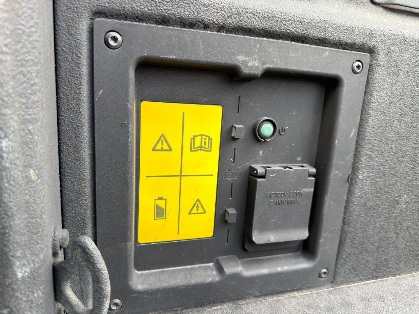 2023 Ford F-150 Lightning XLT