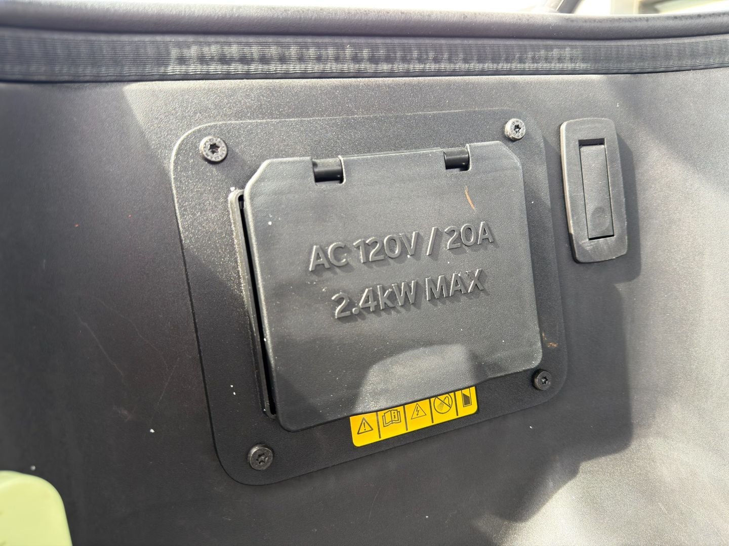 2023 Ford F-150 Lightning XLT