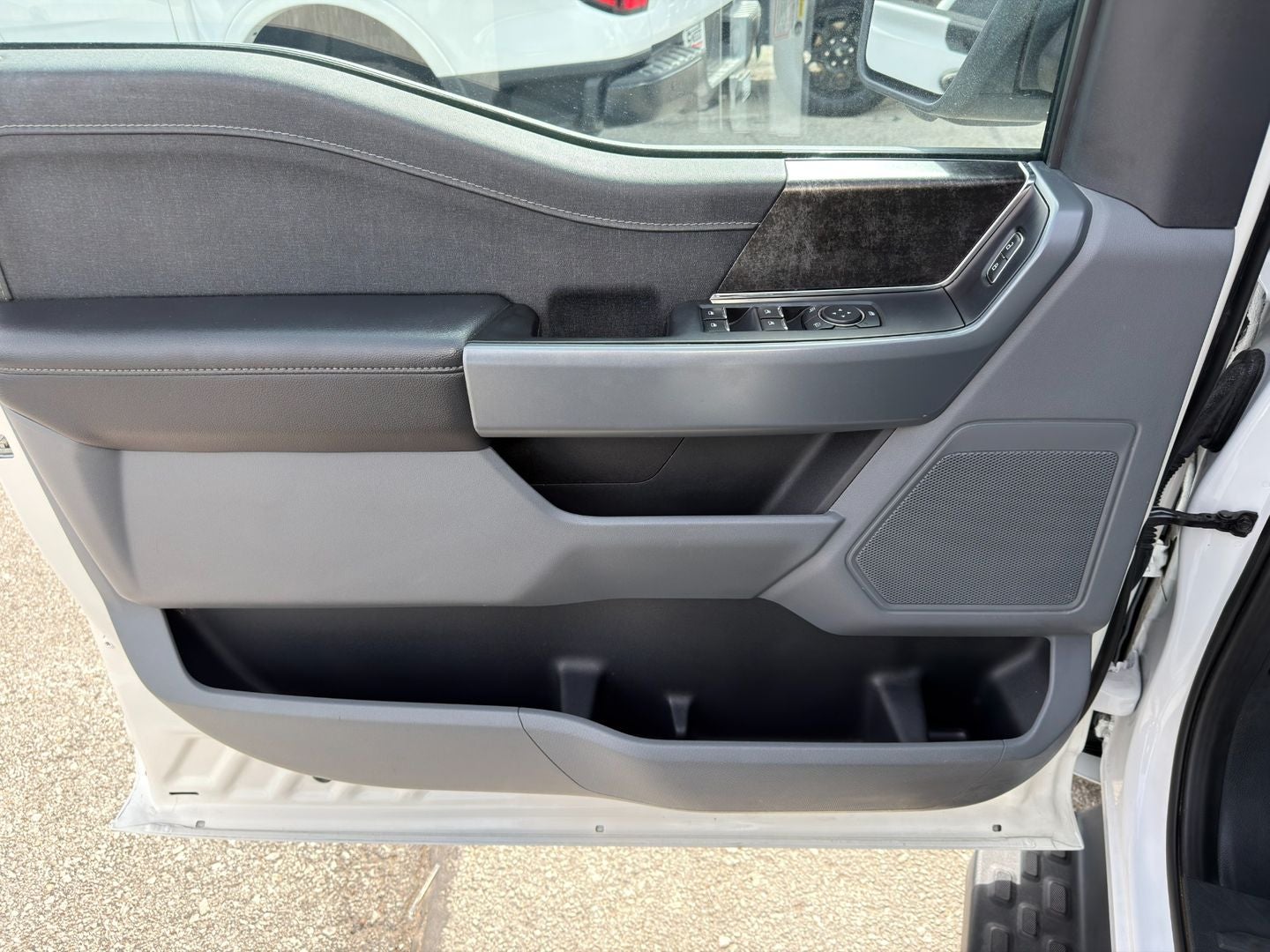 2023 Ford F-150 Lightning XLT