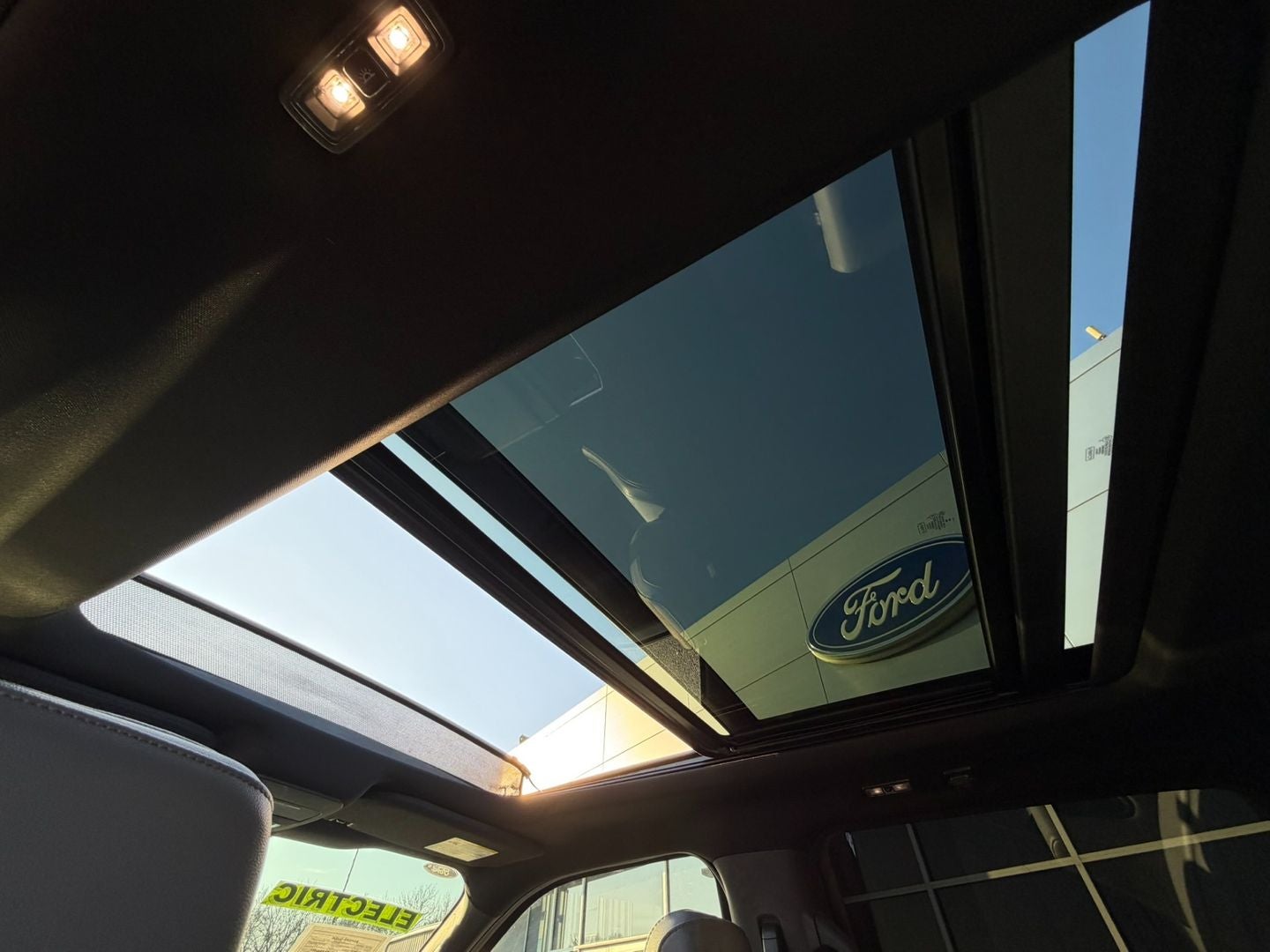 2023 Ford F-150 Lightning LARIAT