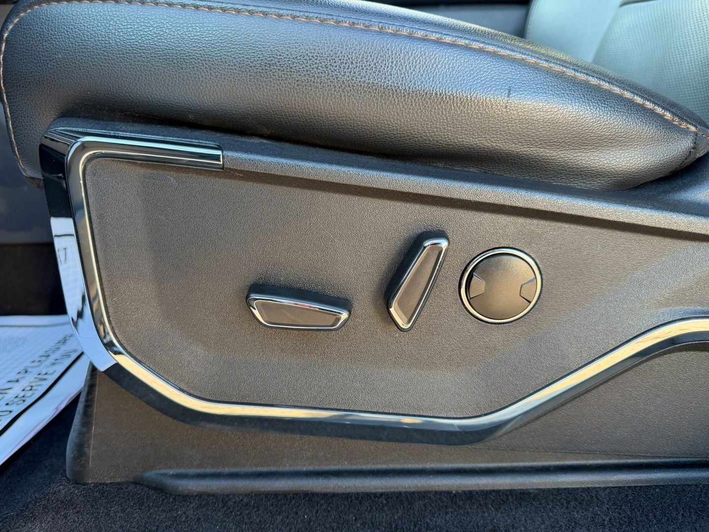 2023 Ford F-150 Lightning LARIAT