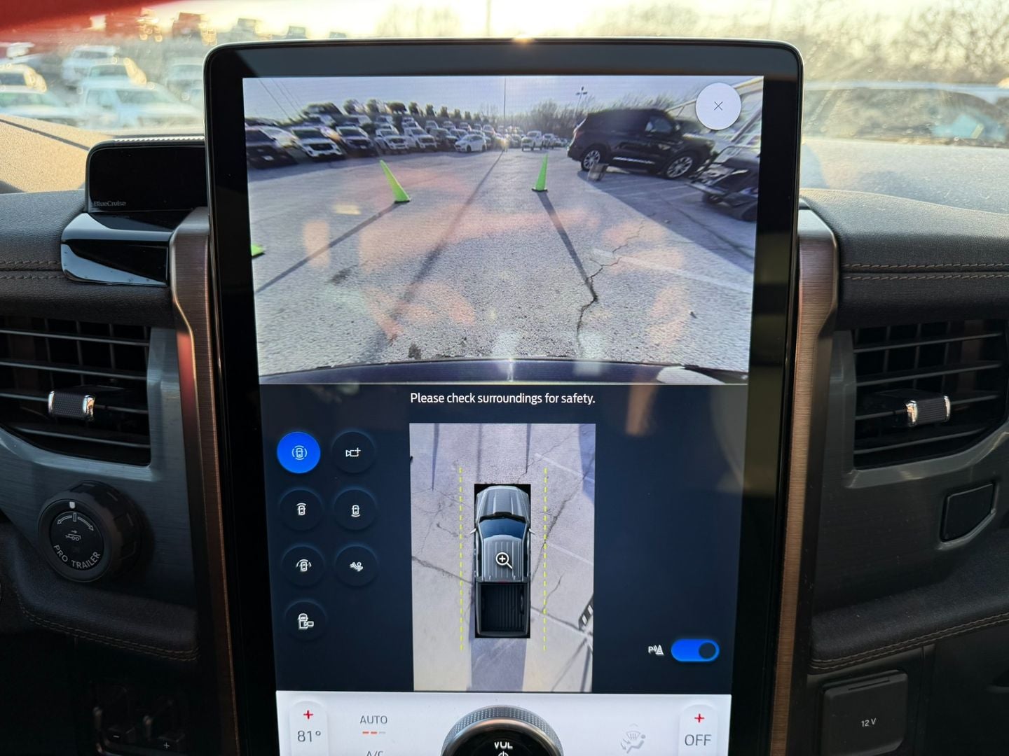 2023 Ford F-150 Lightning LARIAT