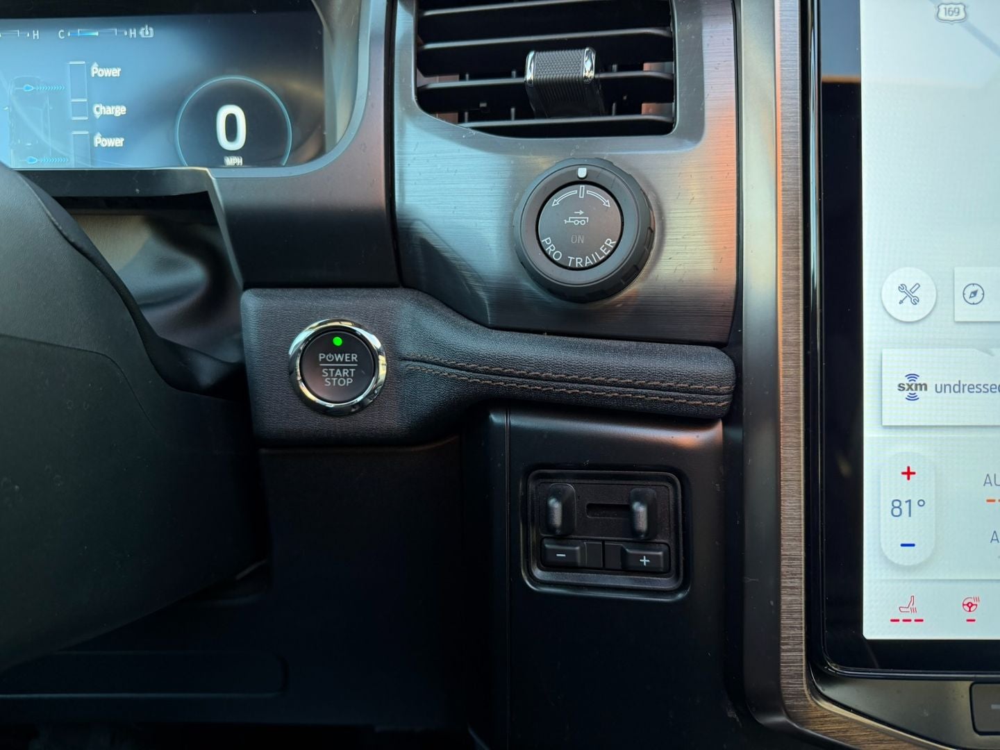 2023 Ford F-150 Lightning LARIAT