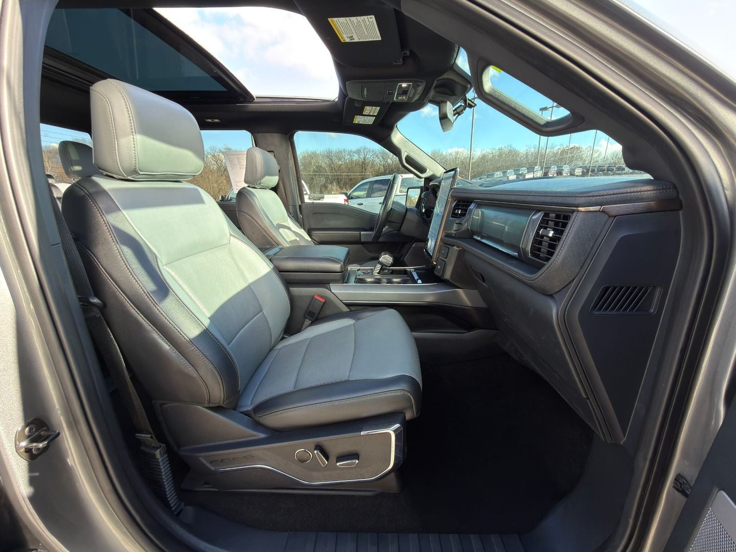 2022 Ford F-150 Lightning LARIAT