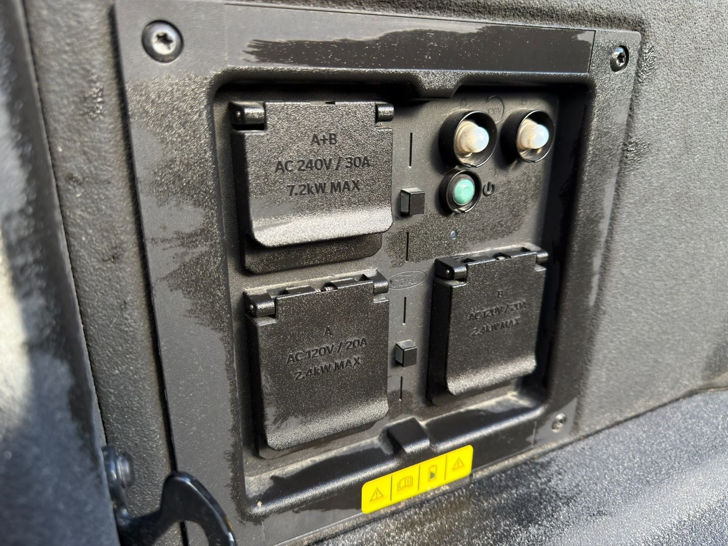 2022 Ford F-150 Lightning LARIAT