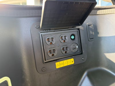 2022 Ford F-150 Lightning LARIAT