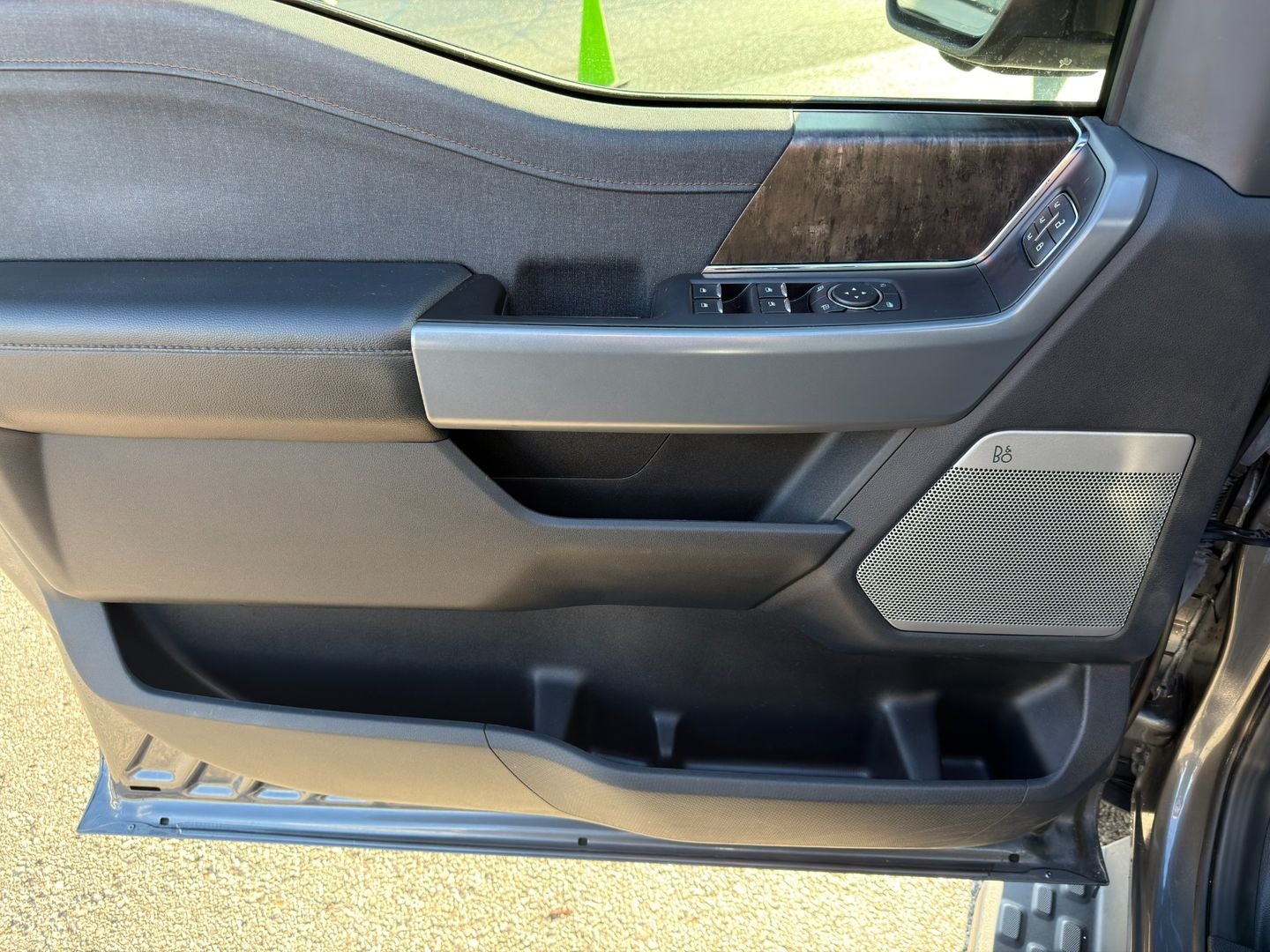 2022 Ford F-150 Lightning LARIAT