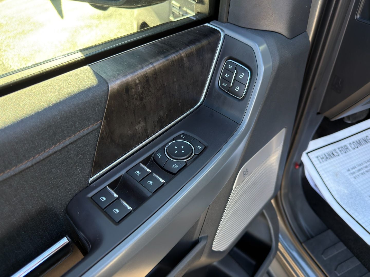 2022 Ford F-150 Lightning LARIAT