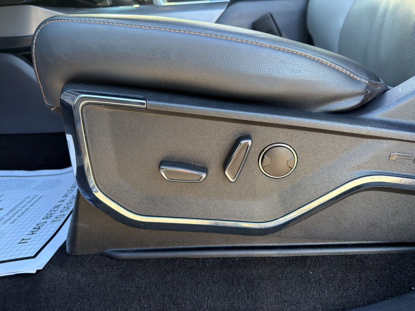 2022 Ford F-150 Lightning LARIAT