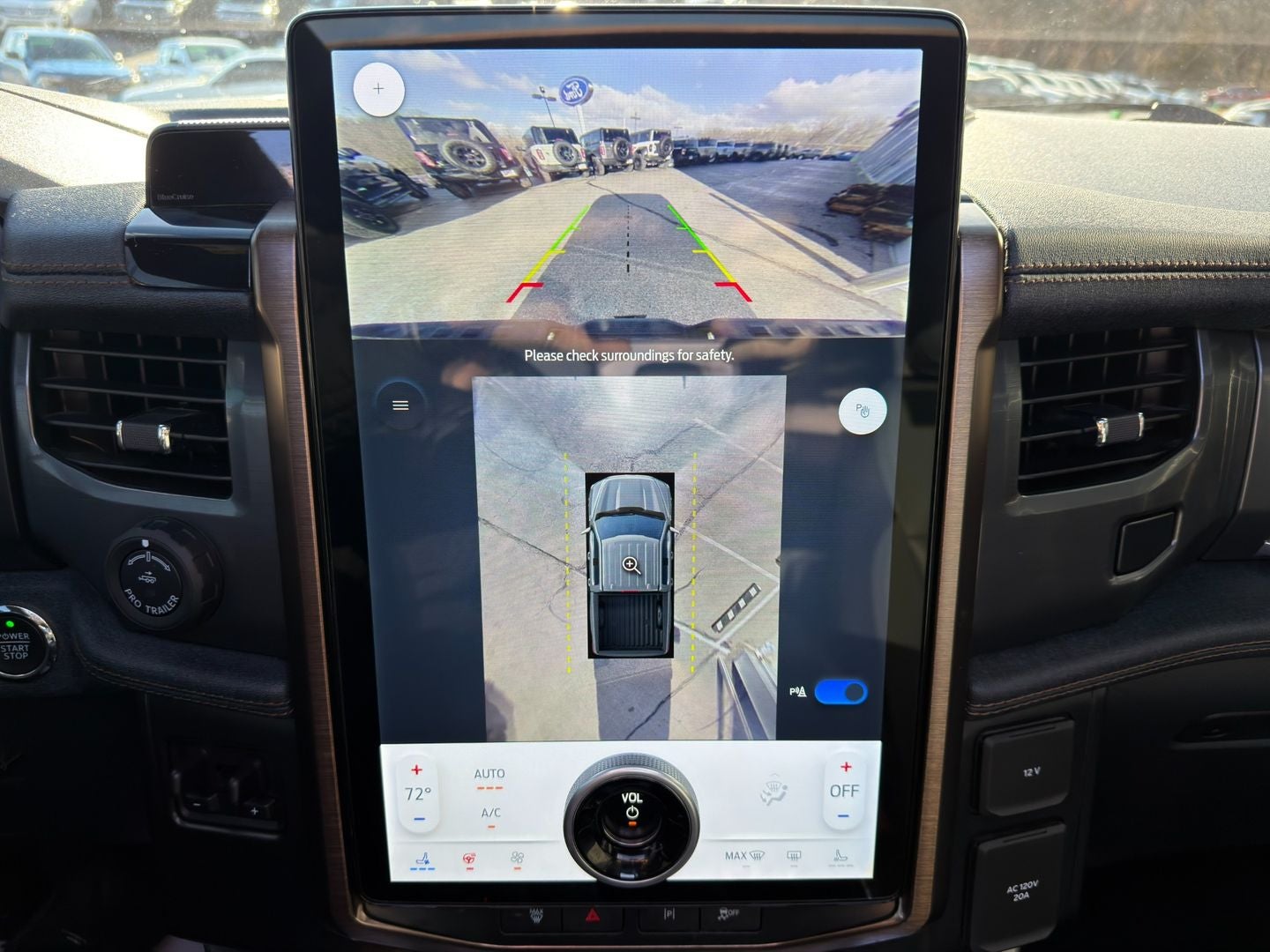 2022 Ford F-150 Lightning LARIAT