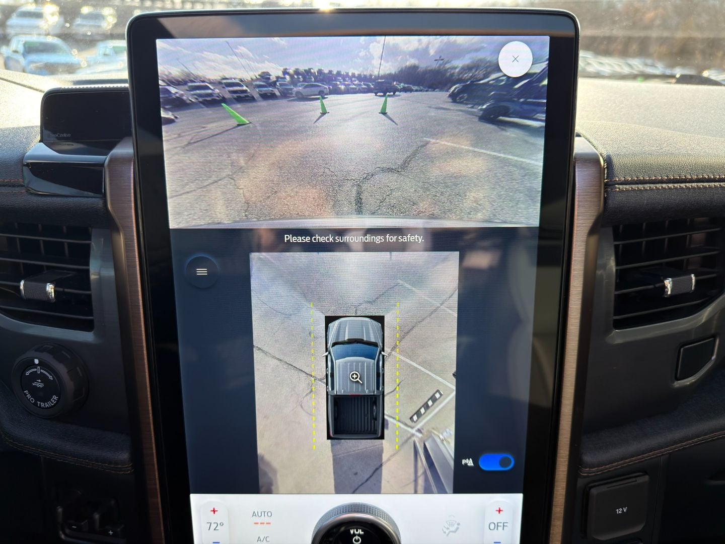 2022 Ford F-150 Lightning LARIAT