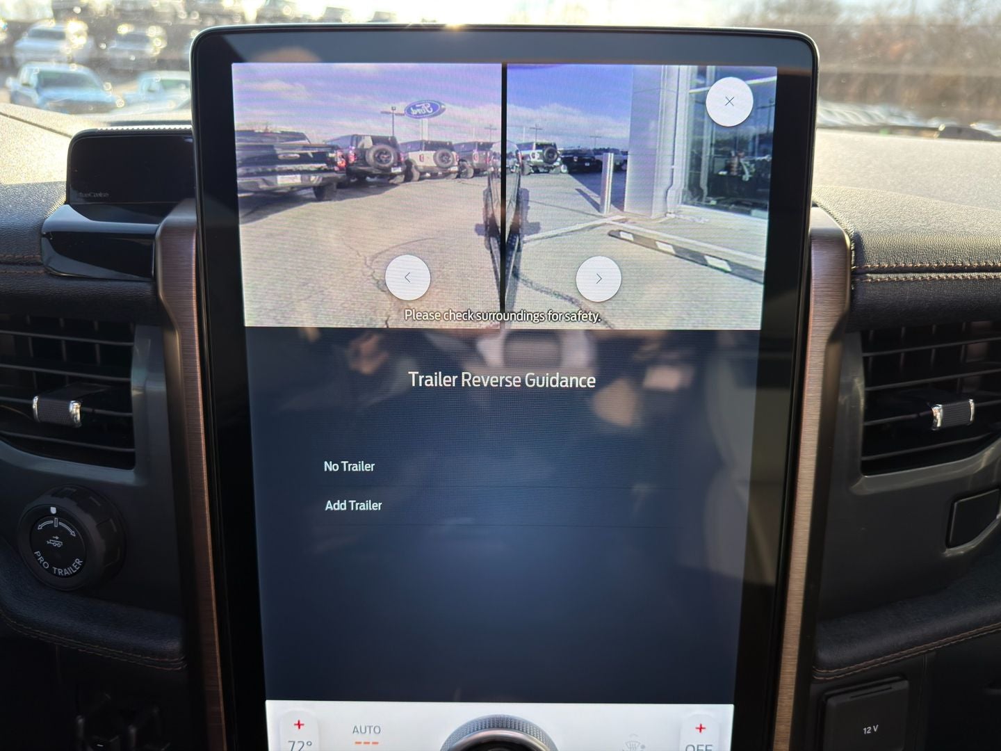 2022 Ford F-150 Lightning LARIAT