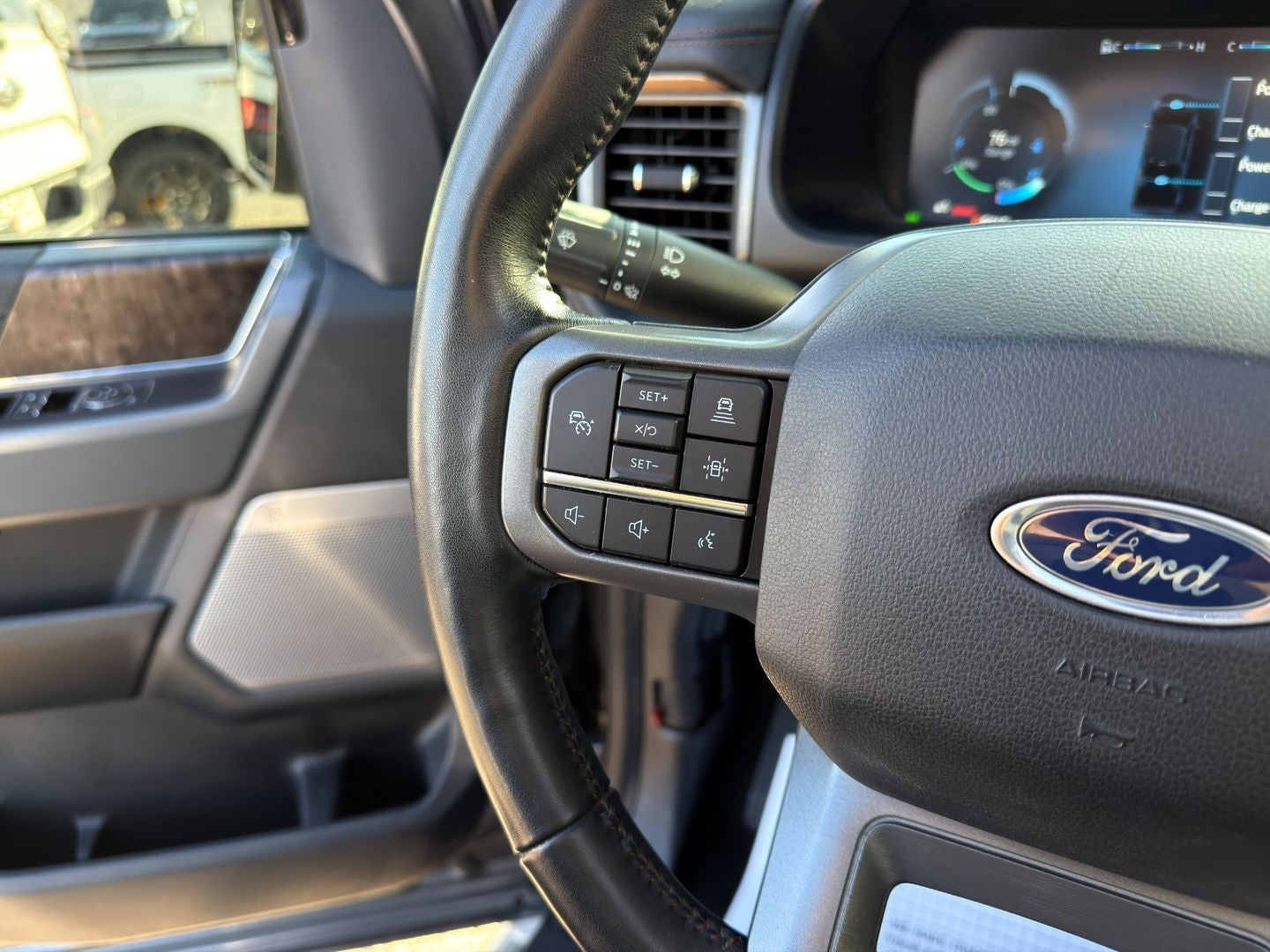 2022 Ford F-150 Lightning LARIAT