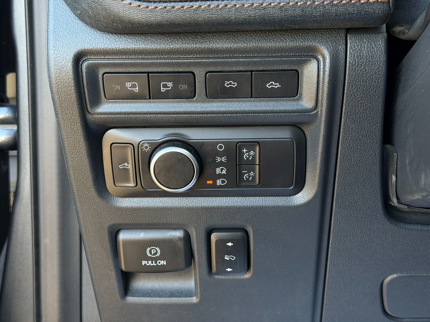 2022 Ford F-150 Lightning LARIAT