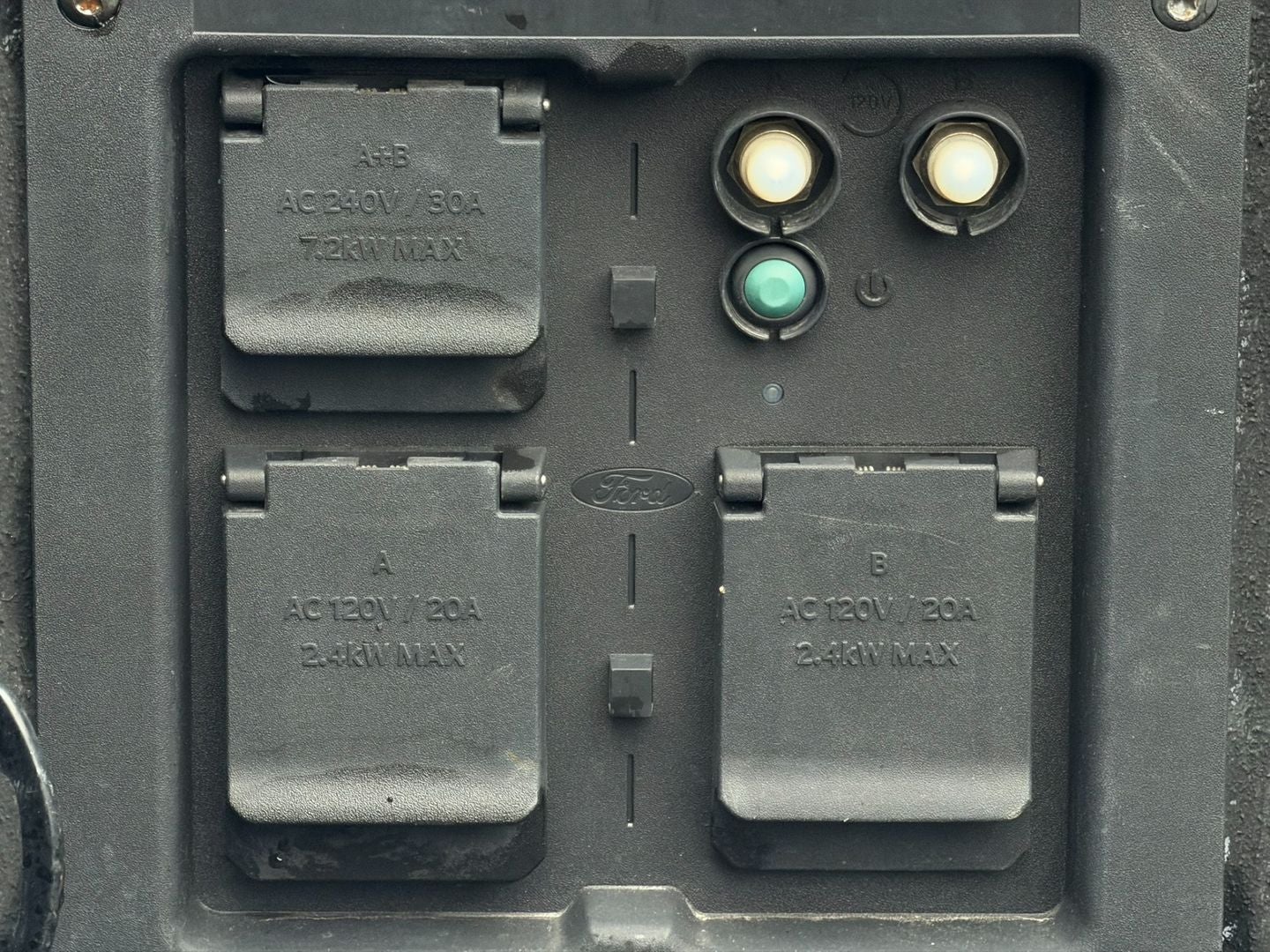 2022 Ford F-150 Lightning LARIAT