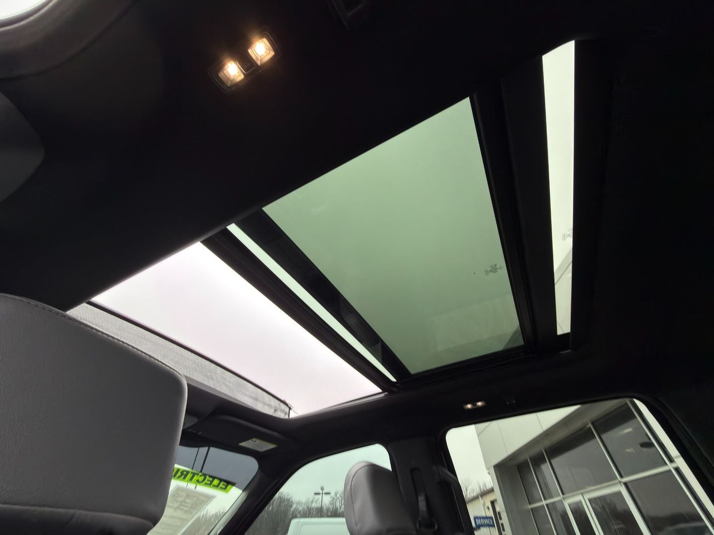 2022 Ford F-150 Lightning LARIAT