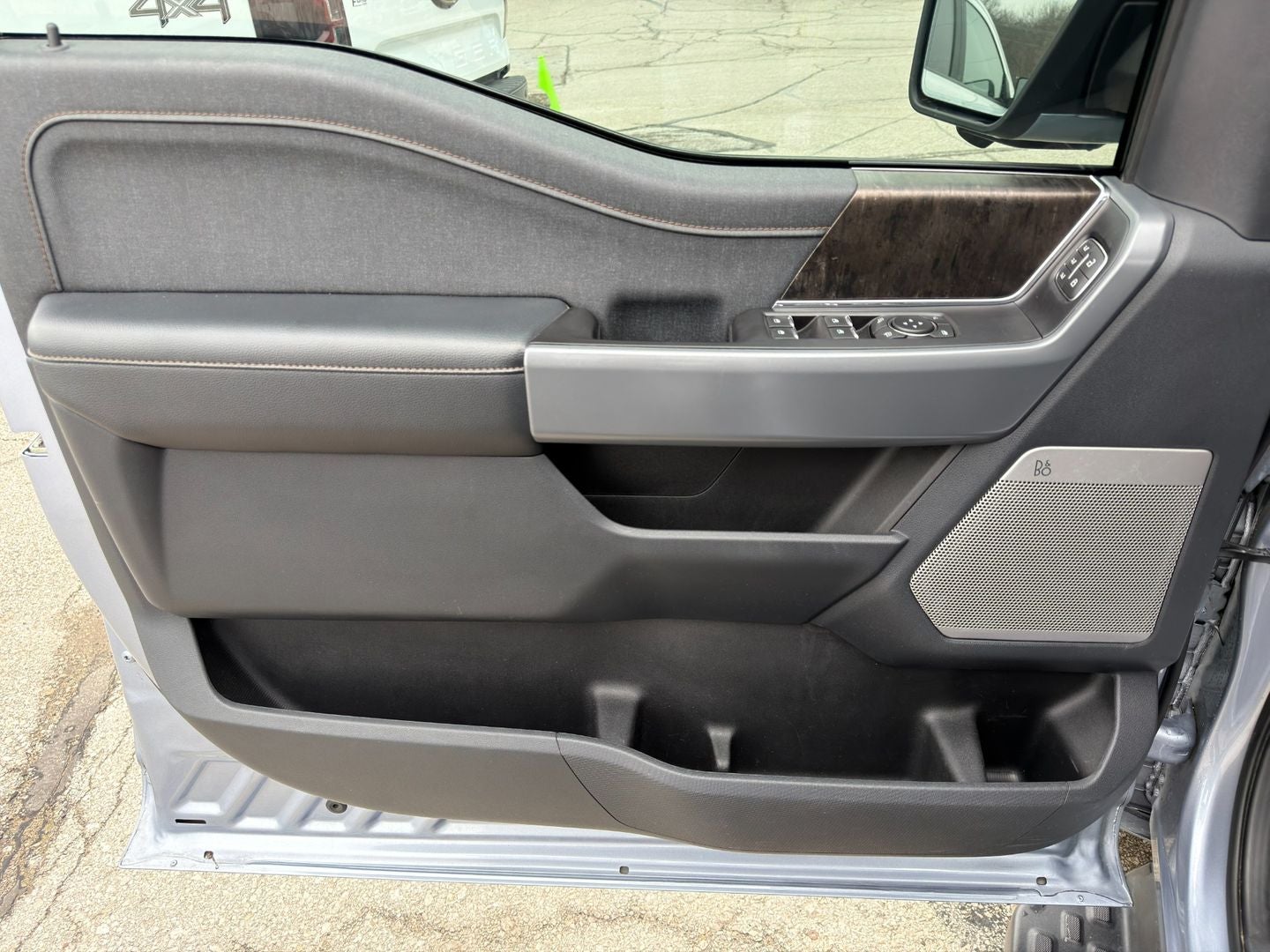 2022 Ford F-150 Lightning LARIAT