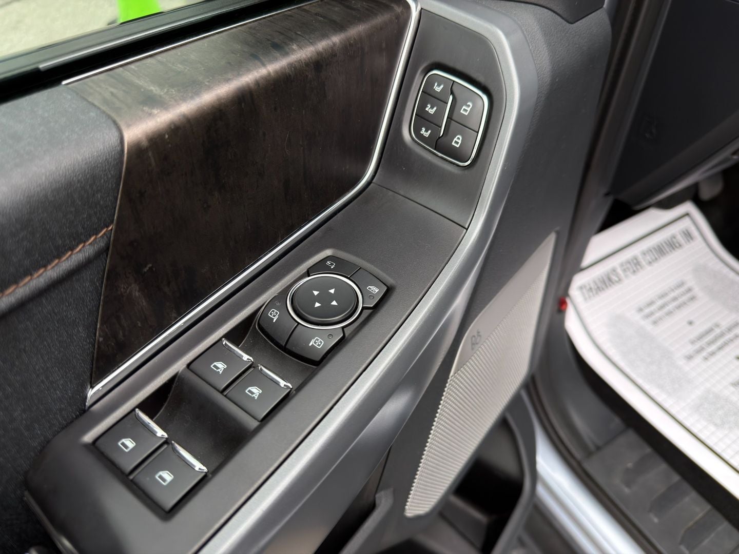 2022 Ford F-150 Lightning LARIAT