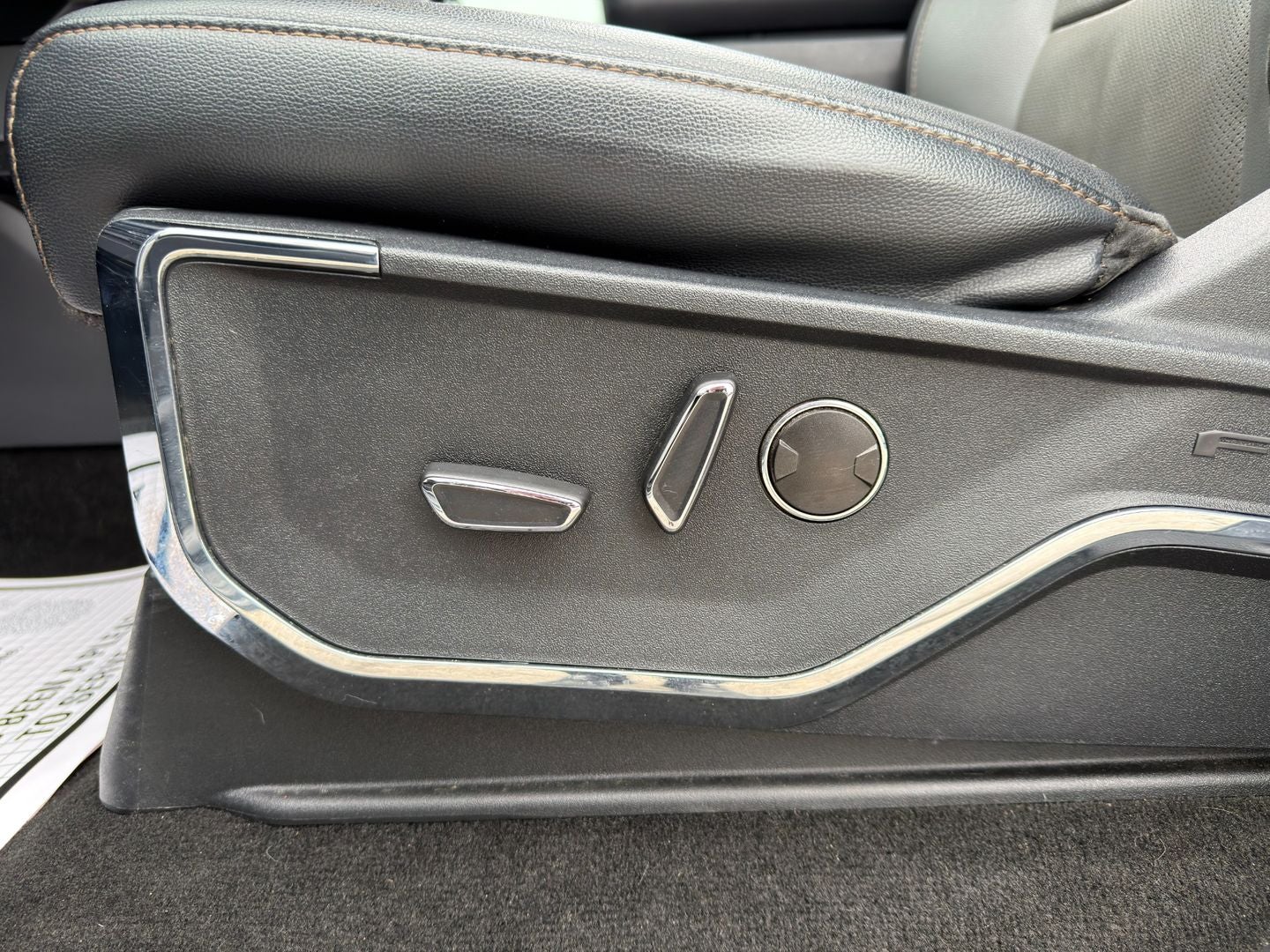 2022 Ford F-150 Lightning LARIAT