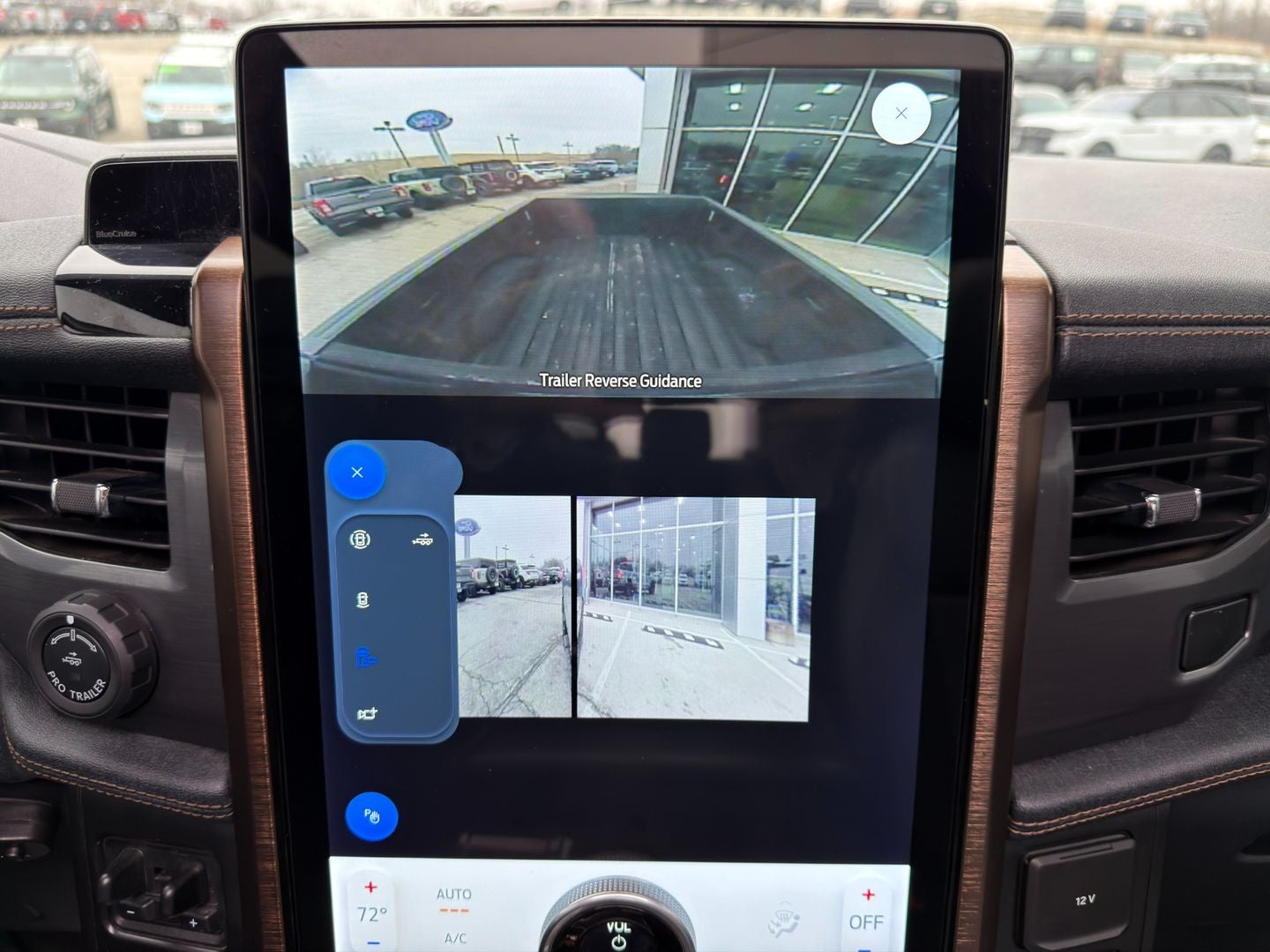 2022 Ford F-150 Lightning LARIAT