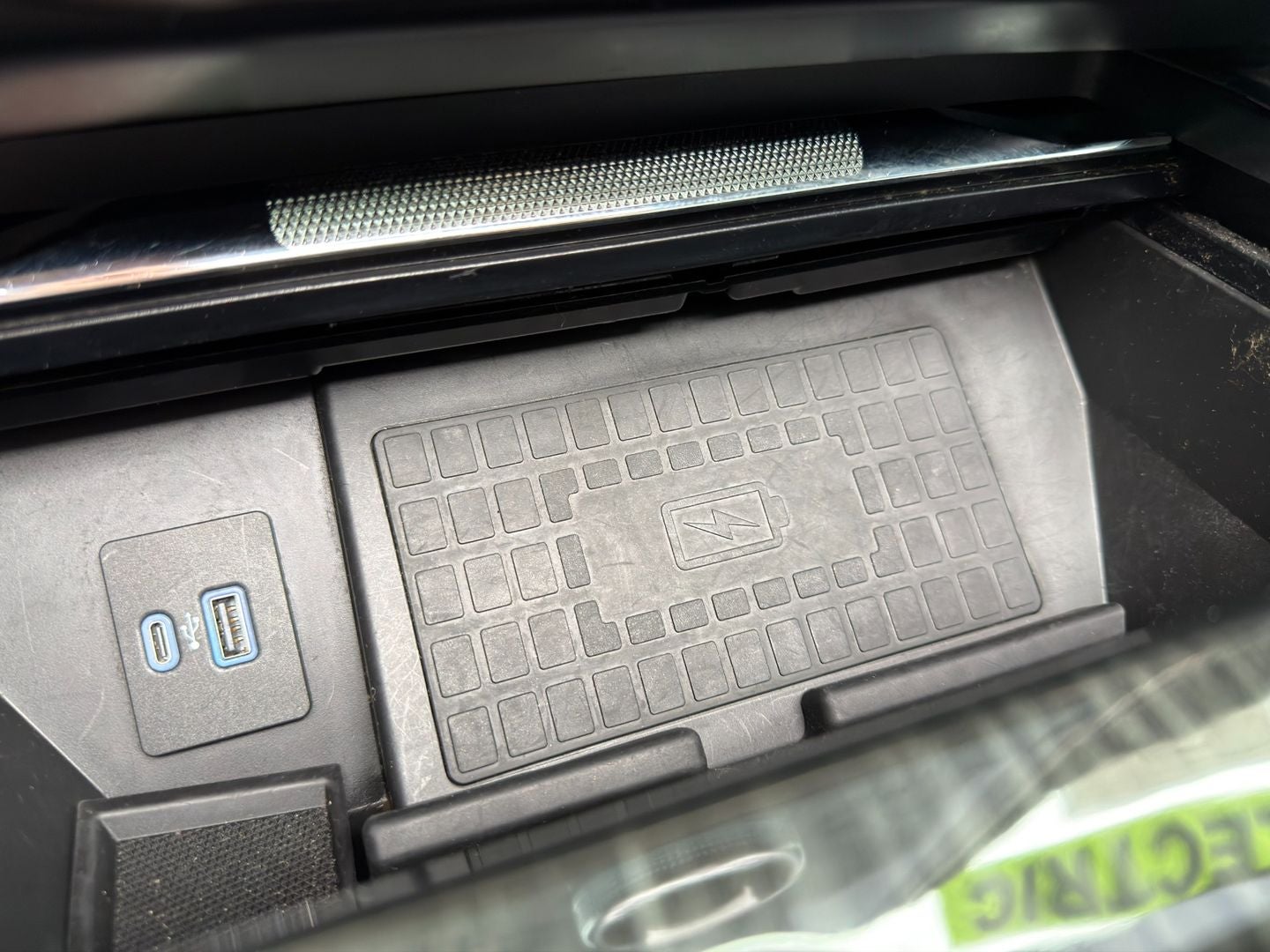 2022 Ford F-150 Lightning LARIAT