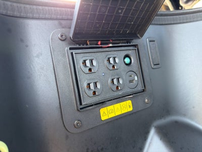 2023 Ford F-150 Lightning Platinum