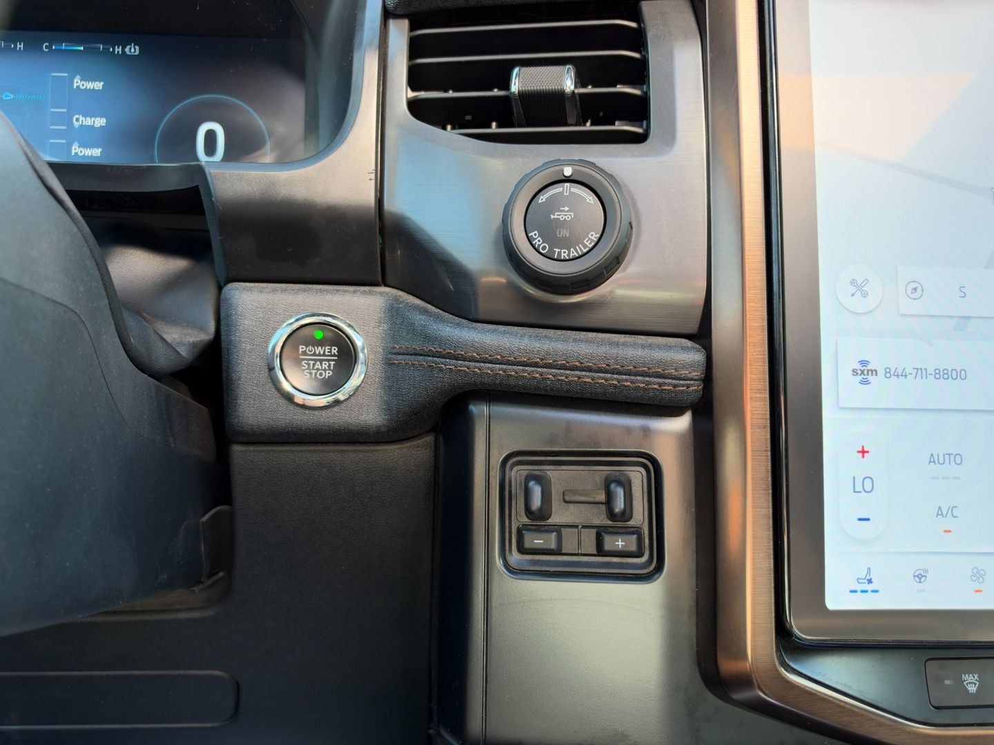 2023 Ford F-150 Lightning LARIAT