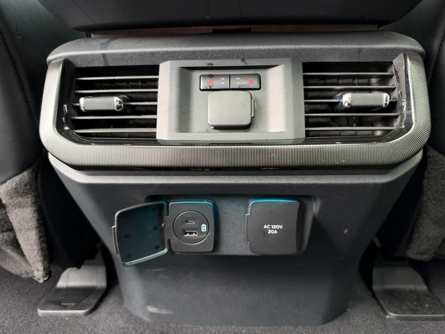 2023 Ford F-150 Lightning Platinum