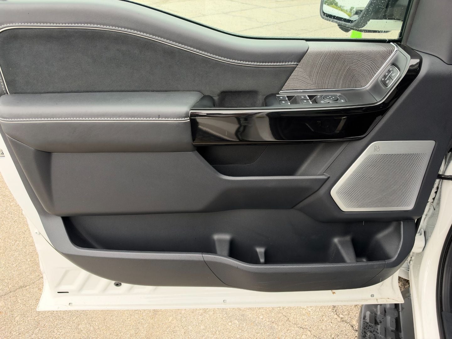 2023 Ford F-150 Lightning Platinum