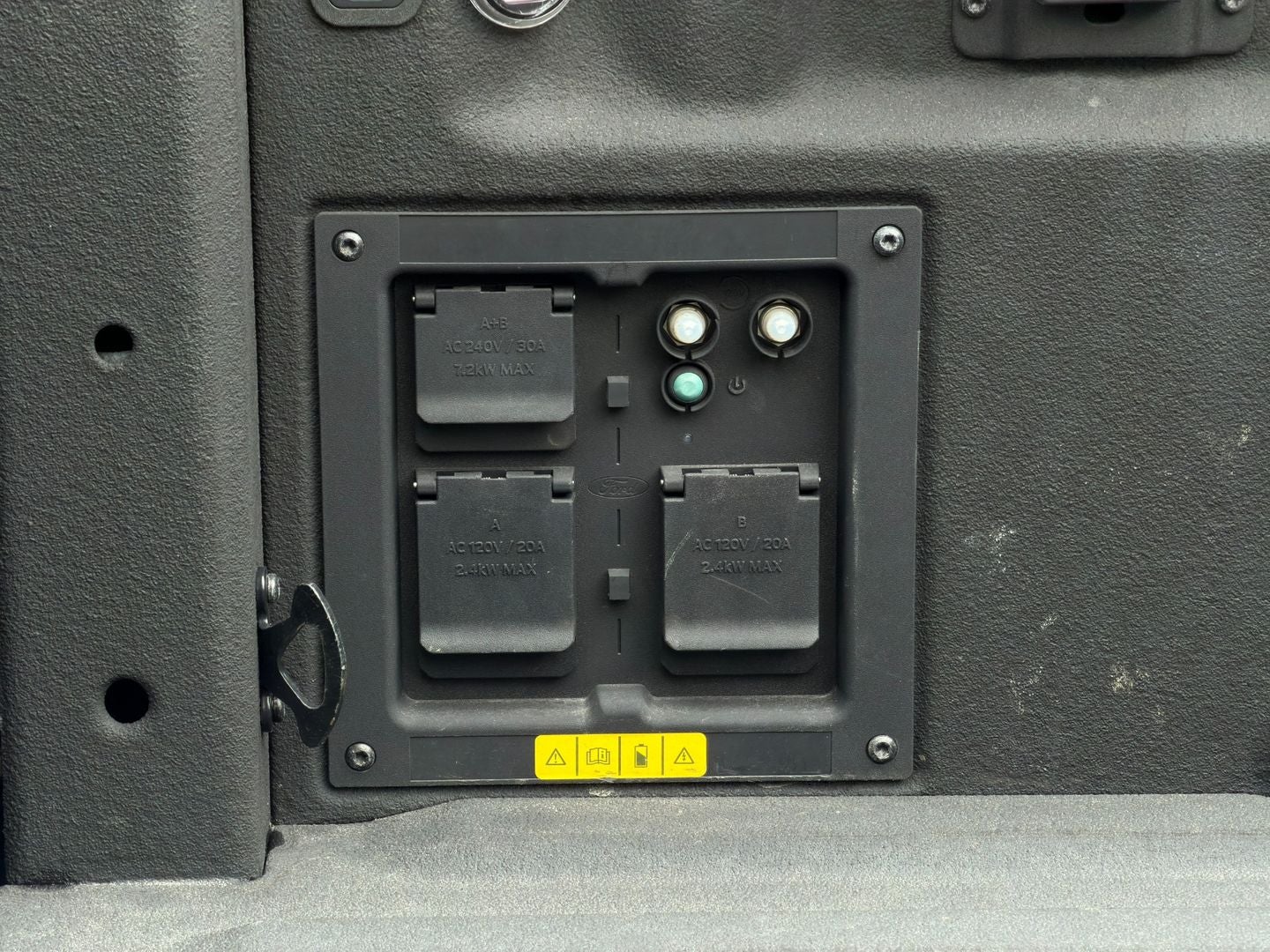 2023 Ford F-150 Lightning LARIAT