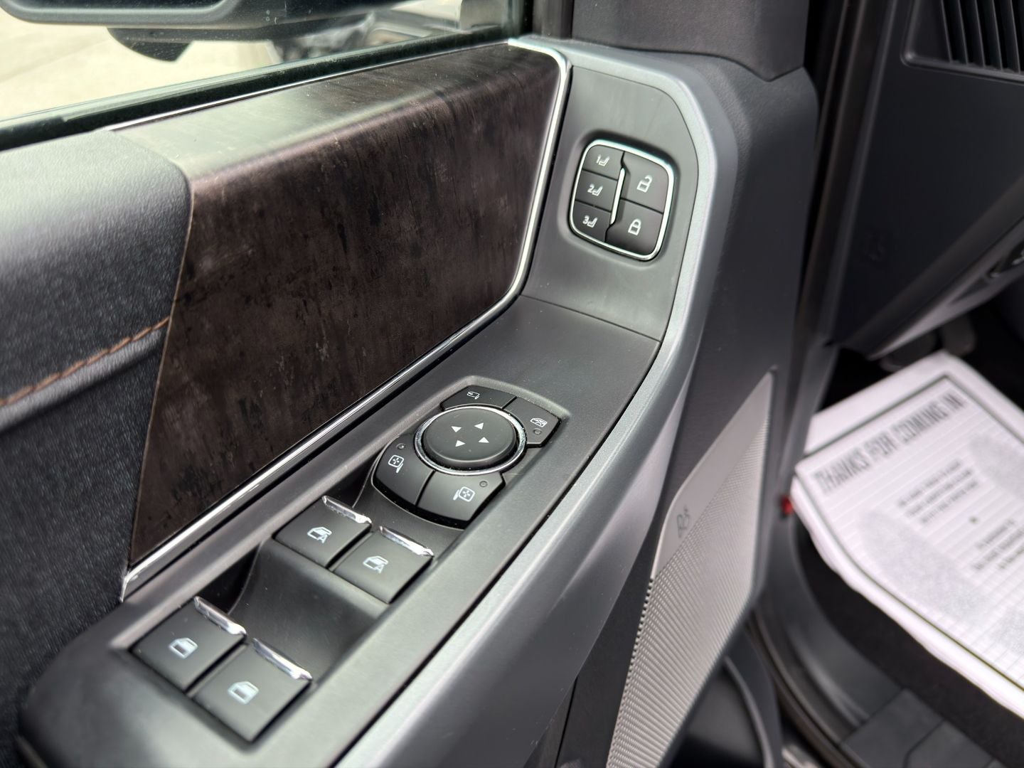 2023 Ford F-150 Lightning LARIAT