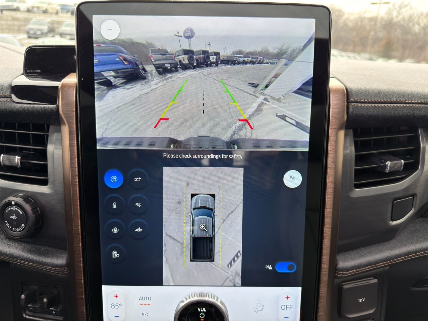 2023 Ford F-150 Lightning LARIAT