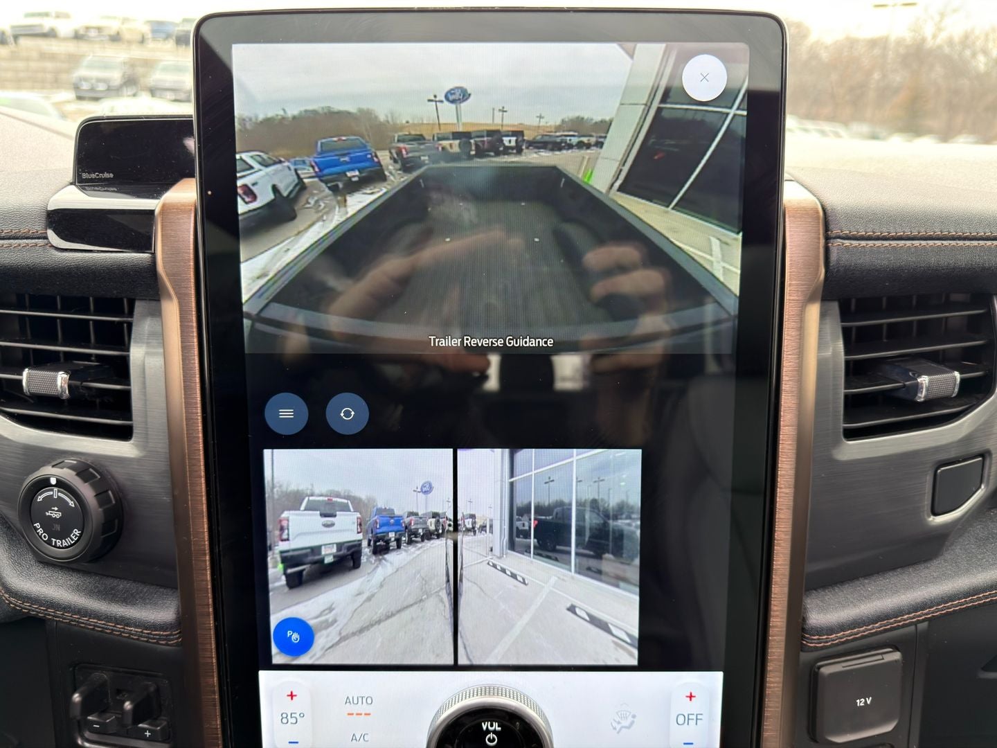 2023 Ford F-150 Lightning LARIAT