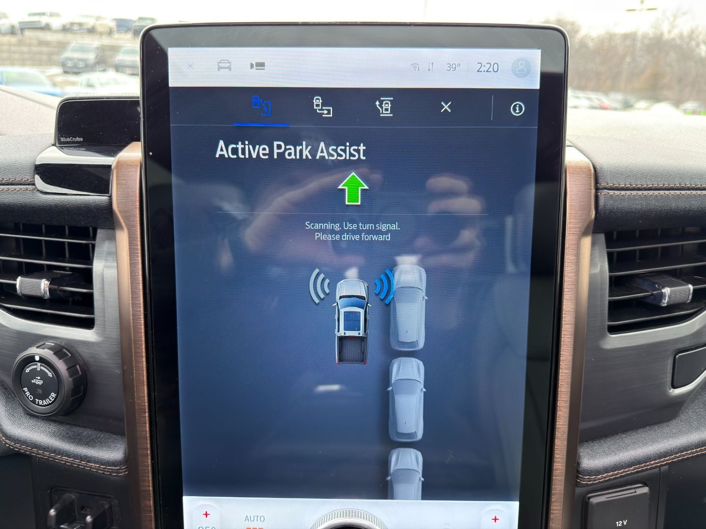 2023 Ford F-150 Lightning LARIAT