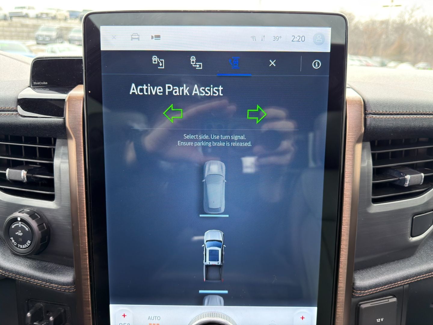 2023 Ford F-150 Lightning LARIAT