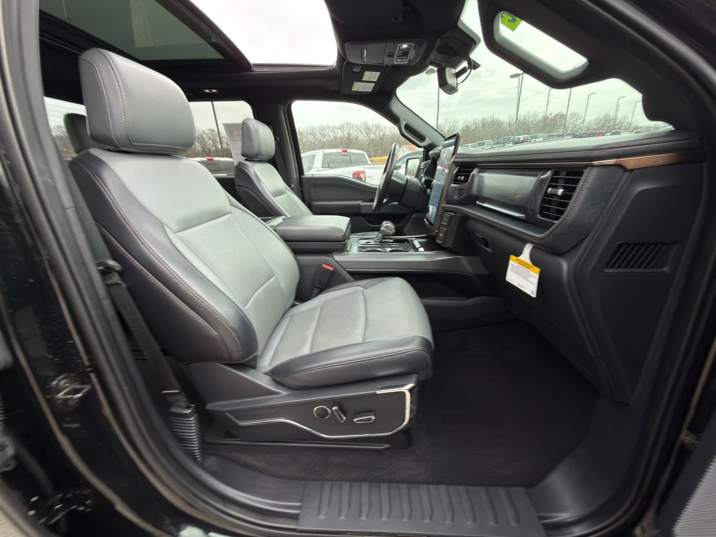 2023 Ford F-150 Lightning LARIAT