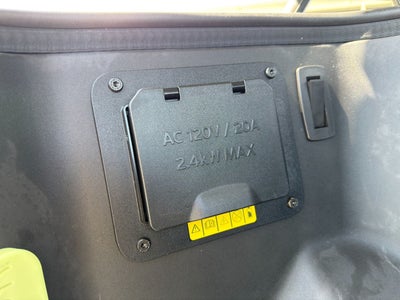 2024 Ford F-150 Lightning LARIAT
