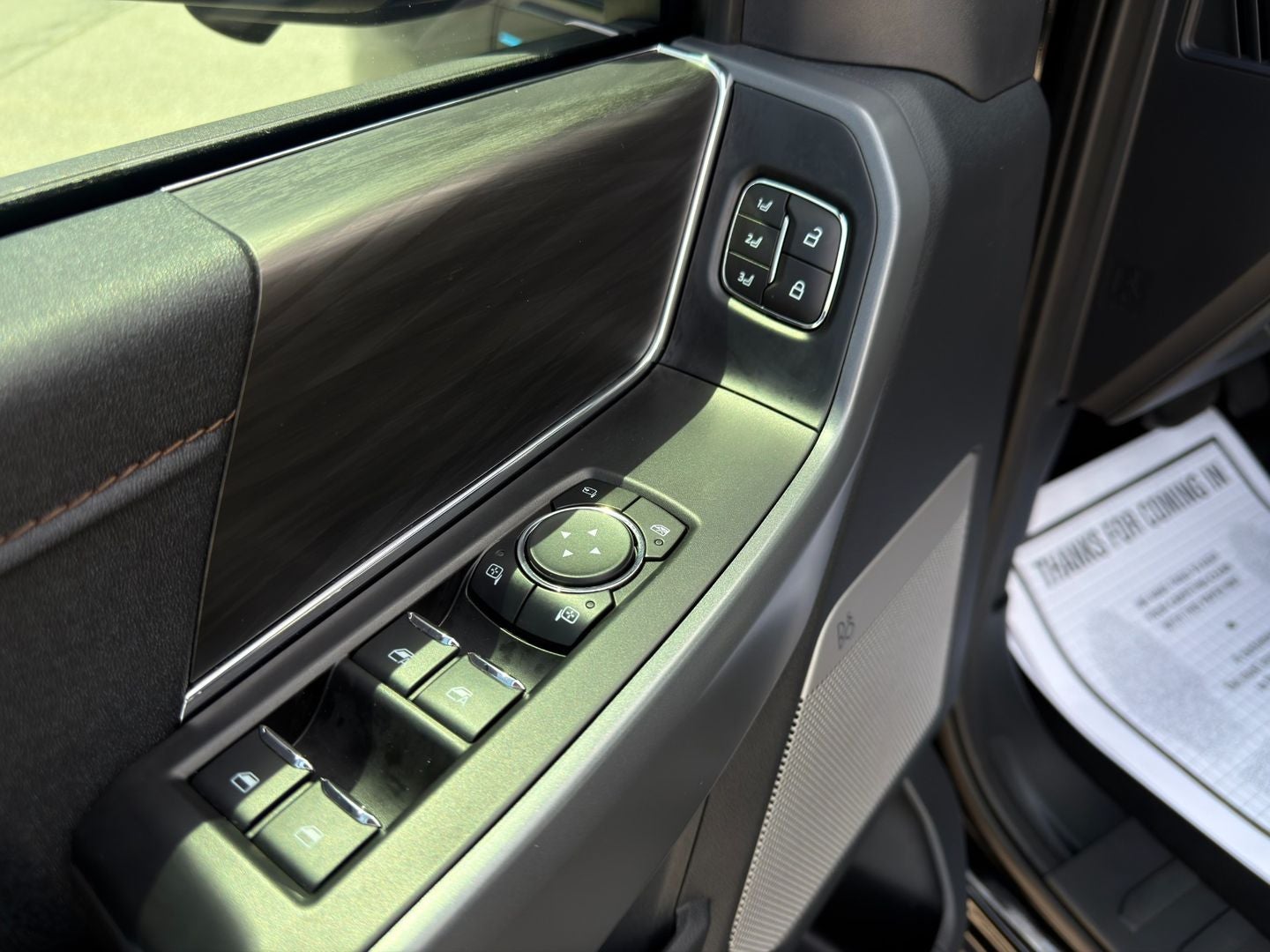 2024 Ford F-150 Lightning LARIAT