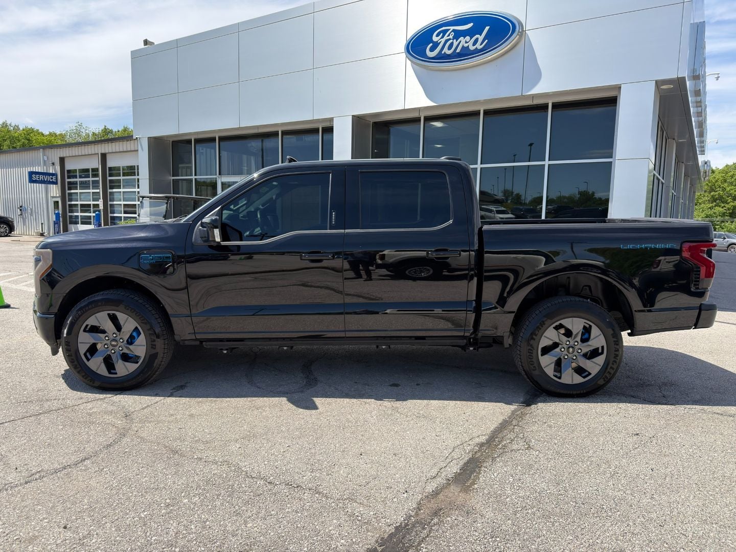 2024 Ford F-150 Lightning LARIAT