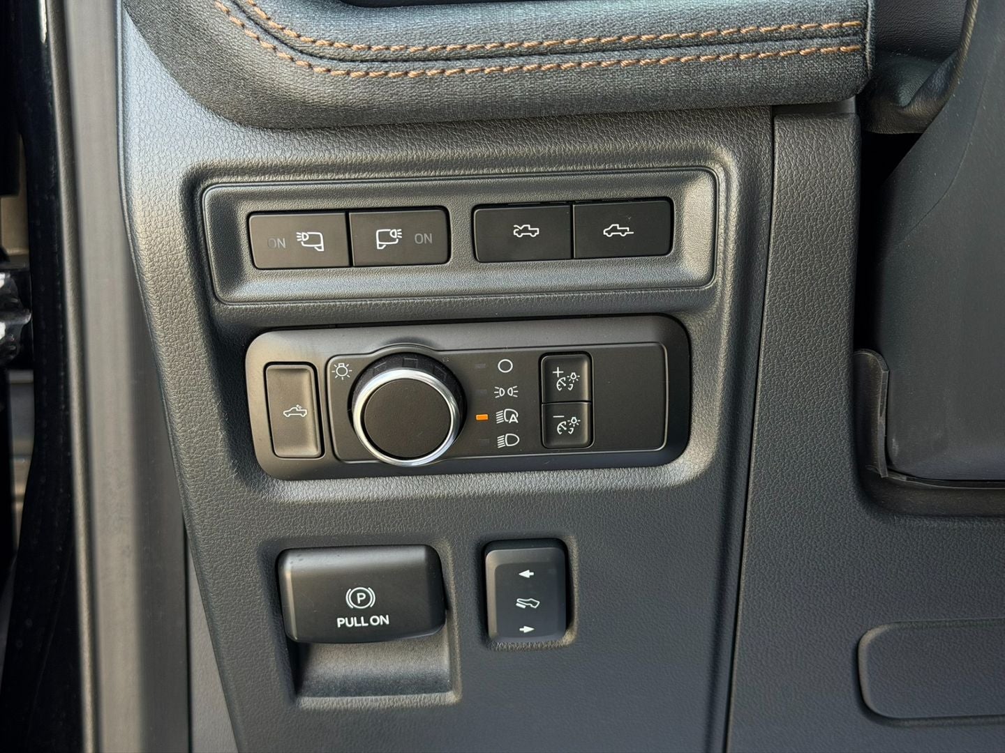 2024 Ford F-150 Lightning LARIAT
