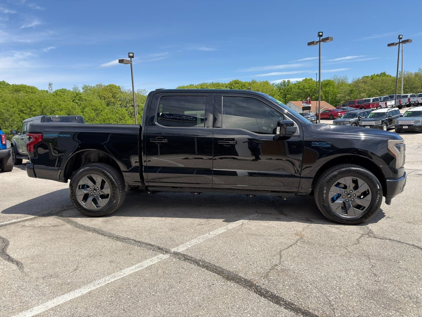 2024 Ford F-150 Lightning LARIAT