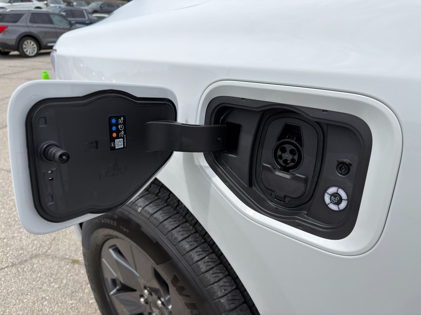 2025 Ford F-150 Lightning LARIAT