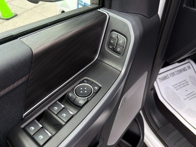 2025 Ford F-150 Lightning LARIAT