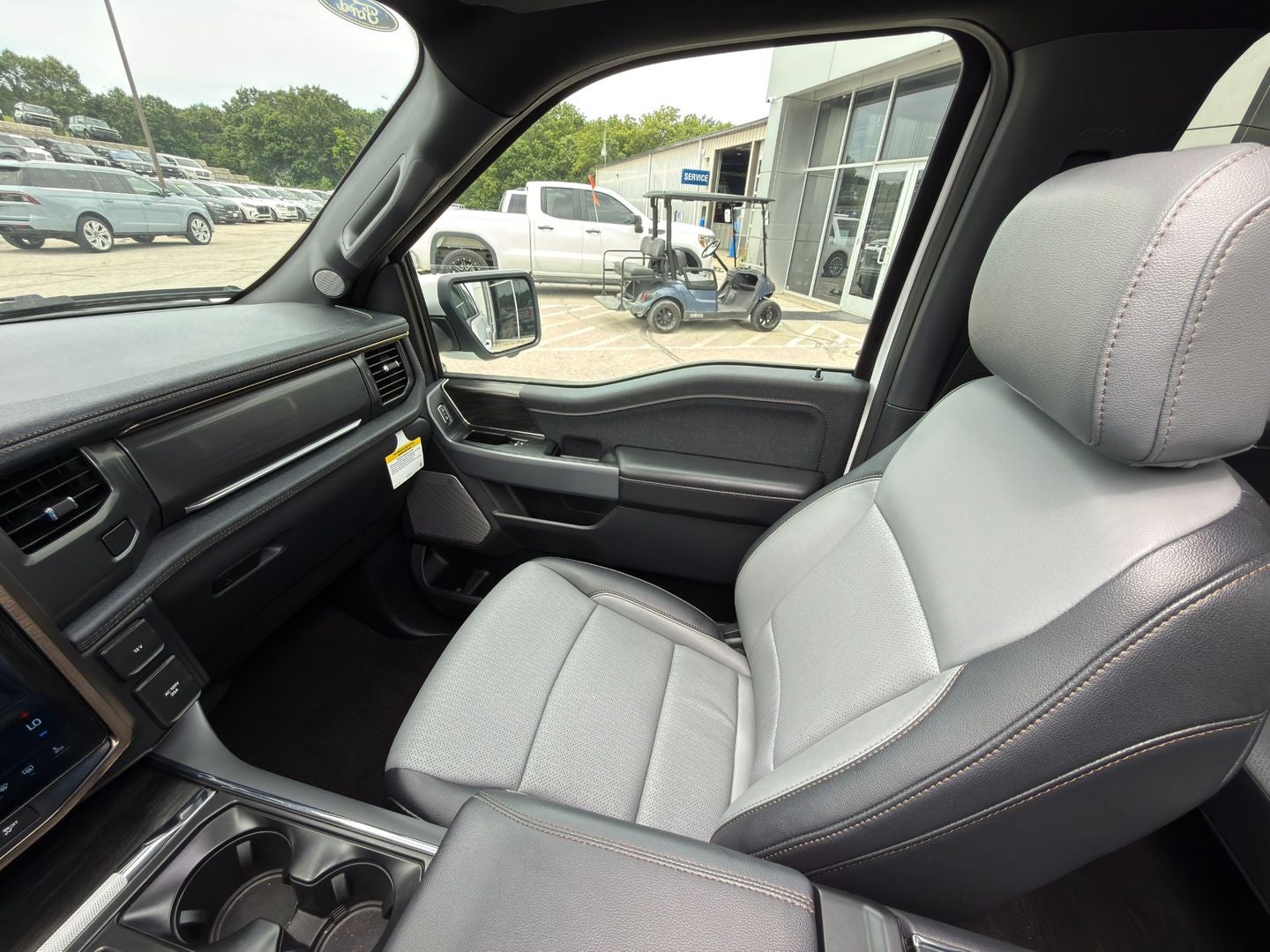 2025 Ford F-150 Lightning LARIAT